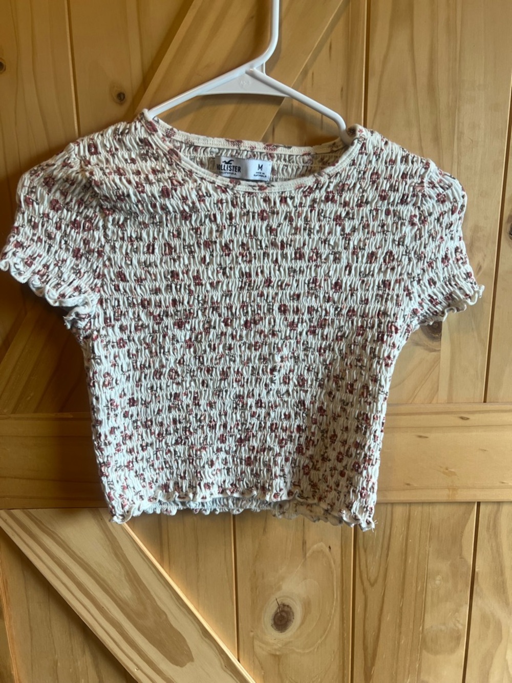Hollister Smocked Floral Ruffle Crop Top with Pink Print Scrunch Size M Summer